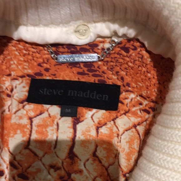 Steve Madden coat, size medium, good condition with removable trim - Picture 2 of 4